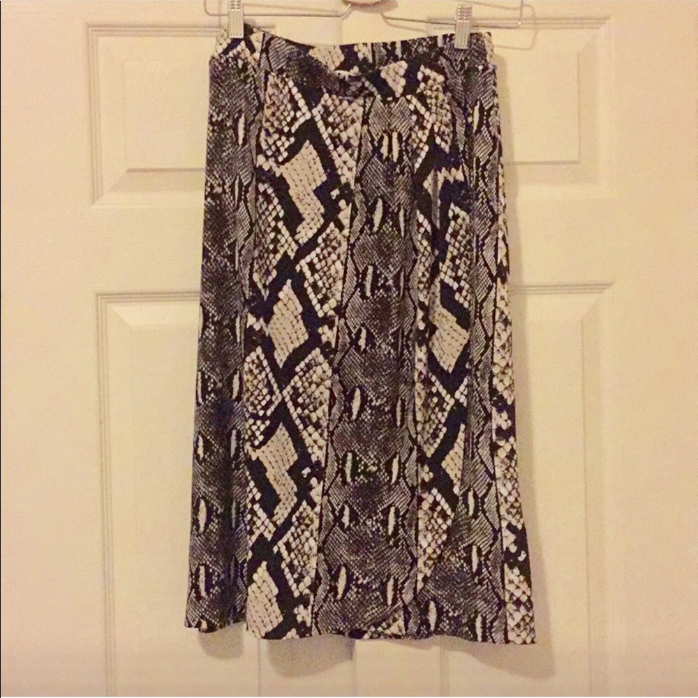Michael Kors snake skin print skirt size M